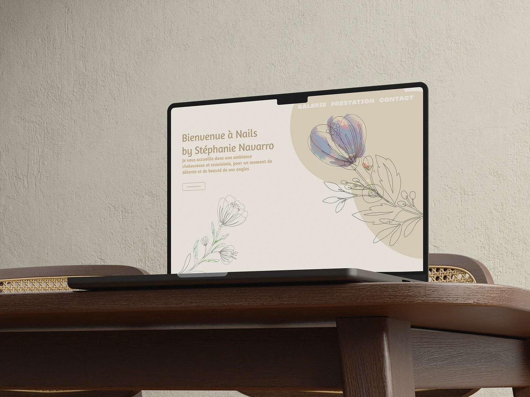 Interfaces du site The Singular Club sur fond sombre
